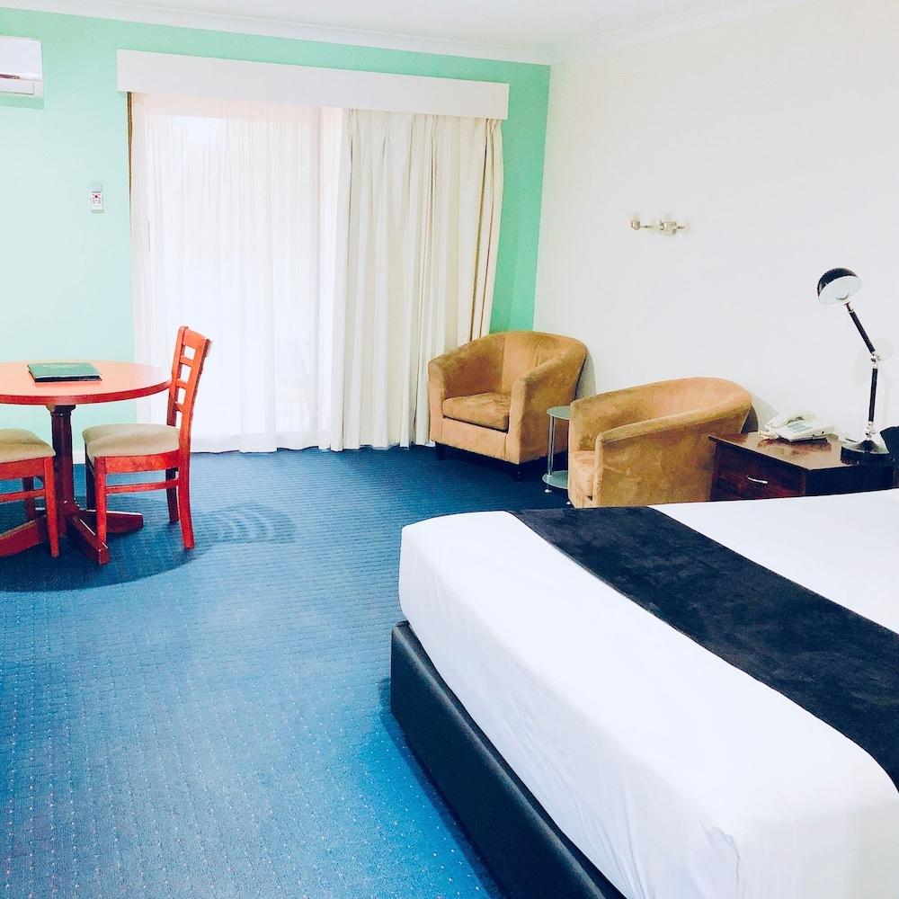 Meninya Palms 3*