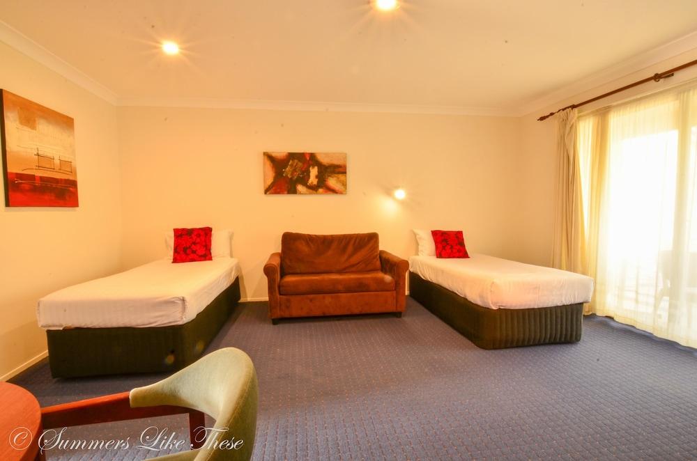 Meninya Palms Resort 3*